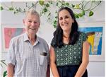 Die derzeitige Volksanwältin Veronika Meyer mit Werner Palla, Landesvolksanwalt von 1992 bis 2004. (Foto: Volksanwaltschaft)