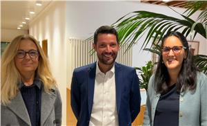 (da dx) Si sono confrontati sulle esigenze di cittadine e cittadini: Meyer, Oberstaller e Tronti Harpf. (Foto: Difesa civica)