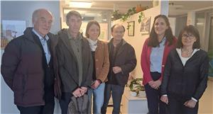 Volksanwältin Veronika Meyer (2. v.r.) und deren Mitarbeiterin Alessandra Orlandi (1. v.r.) mit der Delegation der Organisation Bürgerwelle Südtirol. (Foto: Volksanwaltschaft)