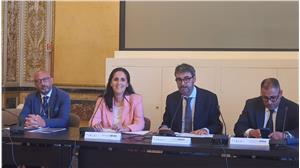 von li.: Daniele Solli, Rechtsanwalt in Palermo, Südtirols Volksanwältin Veronika Meyer, Guido Giusti, Volksanwalt der Emilia-Romagna und Vizepräsident der nationalen Koordinierung, sowie Leonardo Spera, Vizepräsident ANCI Sizilien.